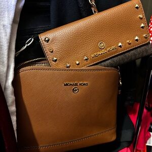 Micheal Kors Large Saffiano Leather Dome Crossbody Bag and Wallet